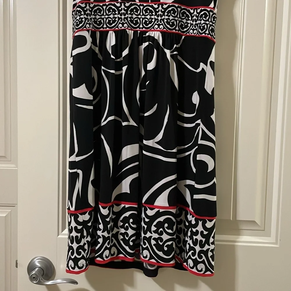 WHBM Medium Sleeveless black with white prints and red trim Midi Dress - Picture 7 of 8